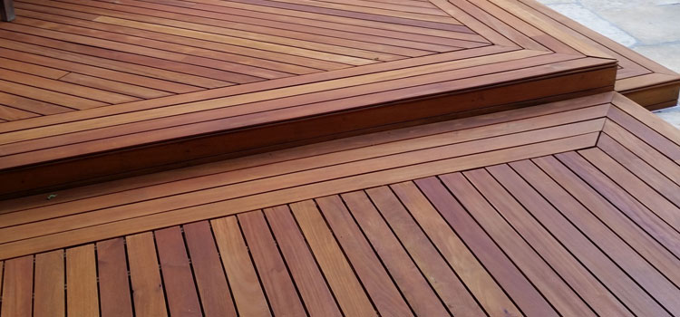 Redwood Decking Material in Los Angeles, CA